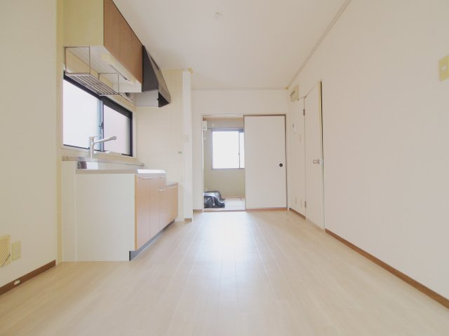 セジュール新谷 B棟の居間・リビング