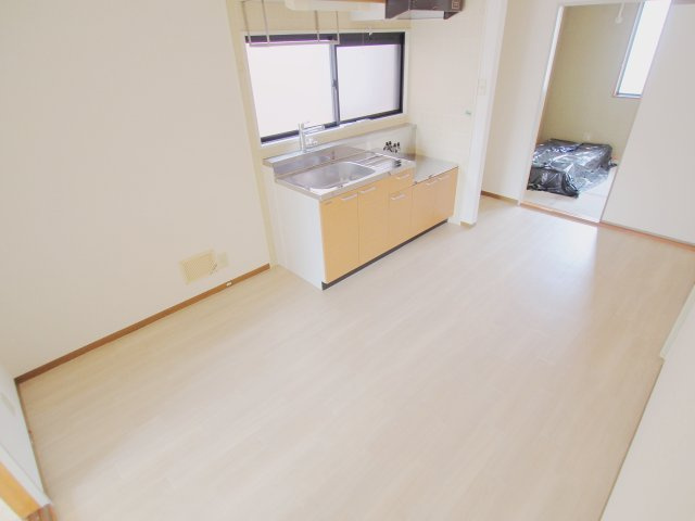 セジュール新谷 B棟の居間・リビング