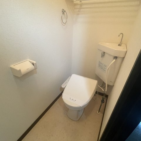 バルビゾンのトイレ