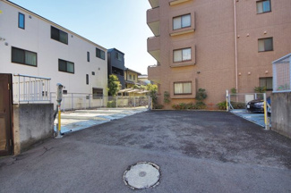 【駐車場】 | 駐車場があるので、車を買う予定の方も安心です