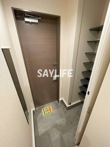 メゾン西村の玄関