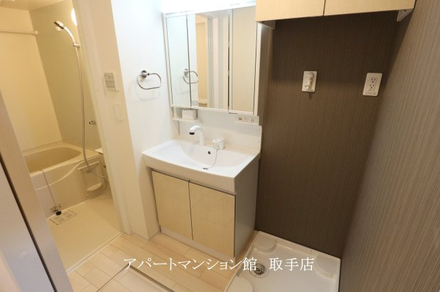 カーサ・フォンターナの独立洗面台