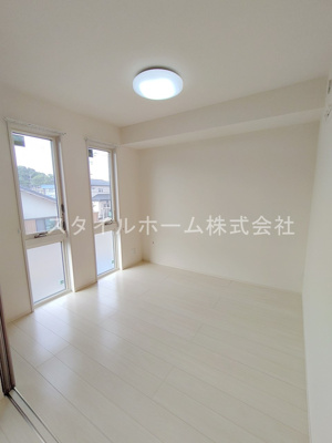 【居間・リビング】 | レイワール平川　A