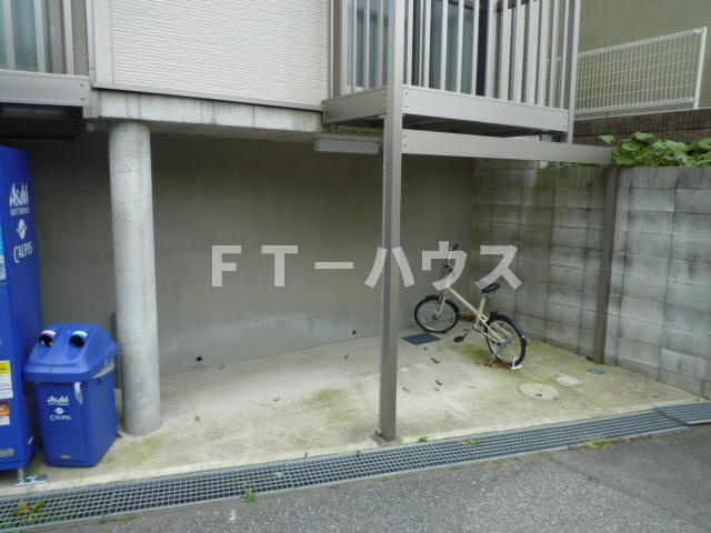 花園ヒルズ２の駐車場|無料駐輪場