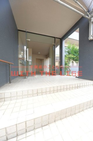 レジデンス花畑南【キャッシュバック対象物件】のエントランス|建物の内部です