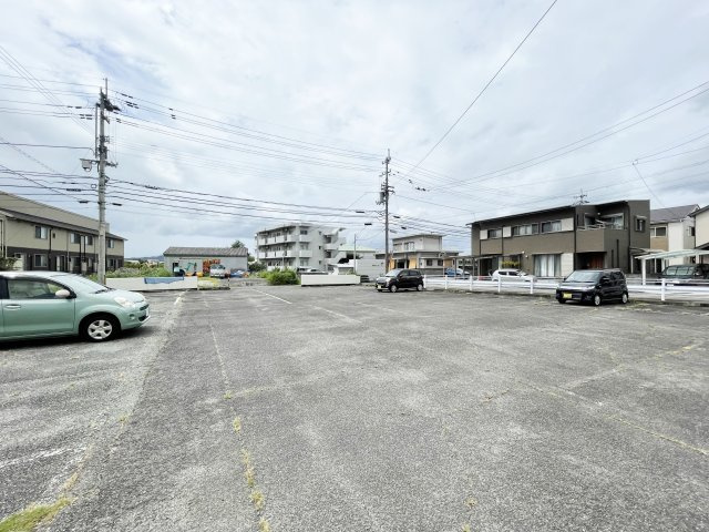 武市荘の駐車場