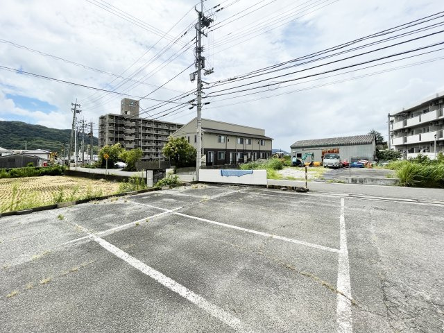 武市荘の駐車場