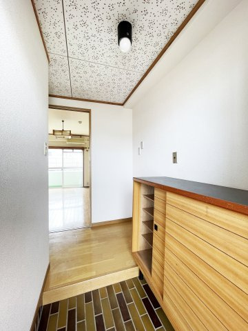 葵ハイツ冨永の玄関