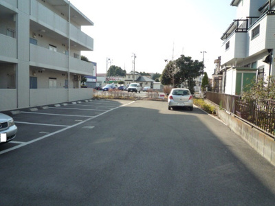 敷地内駐車場♪(要空き確認)