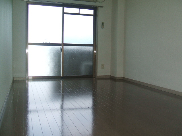 サンシャインコート東合川　のバルコニー|暖かな日差しのふりそそぐバルコニー