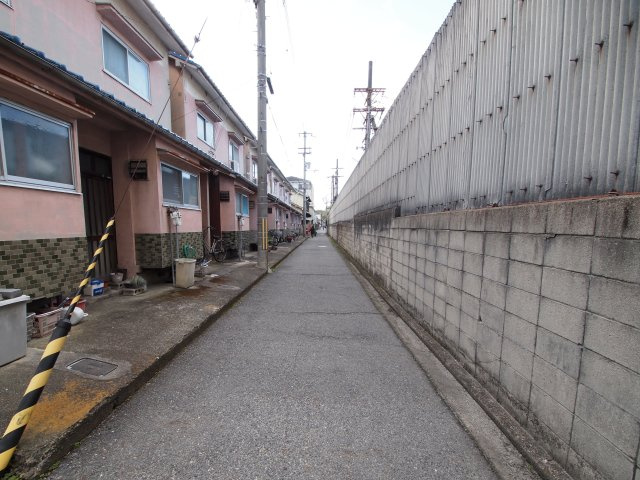 三和町貸家の周辺