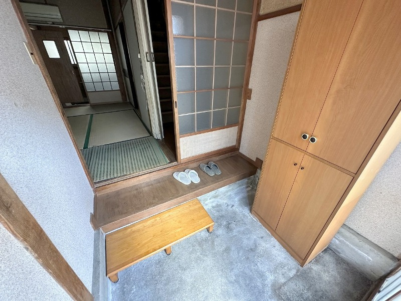 三和町貸家の玄関
