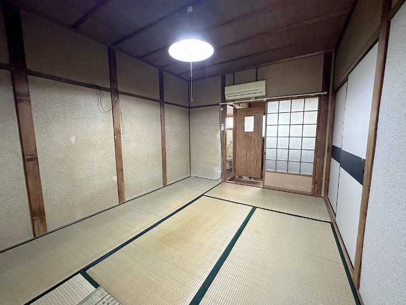 三和町貸家の居間・リビング