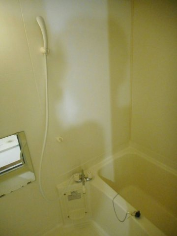 グリーンヒル山下　Ａの浴室|落ち着いた空間のお風呂です