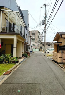 【前面道路含む現地写真】