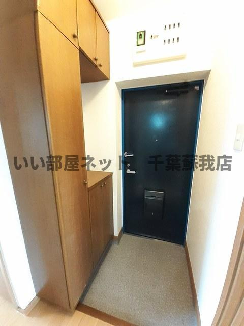 おゆみ野ドリームハイツの玄関|収納もある玄関です