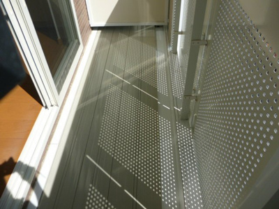 【バルコニー】 | ベルリネッタ.224 | 外からの目が気にならないバルコニーで洗濯物が干せます