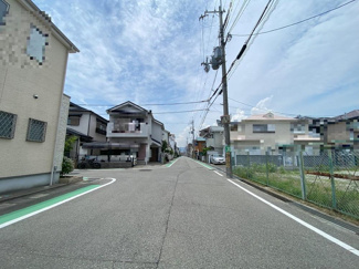 【前面道路含む現地写真】