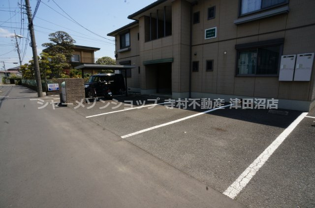 グランドールの駐車場