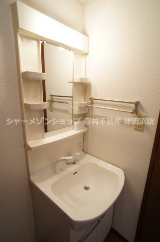 グランドールの独立洗面台|※他号室の写真となります。