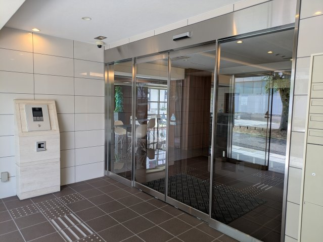 【中古マンション】イーグルコートアネックス大津なぎさ公園前のエントランス