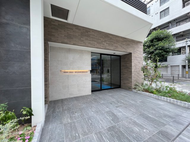 プライムアーバン南森町のエントランス