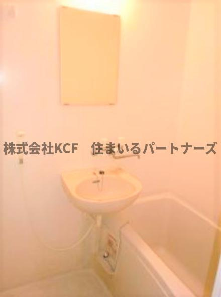 高良山ハイツの浴室|落ち着いた空間のお風呂です