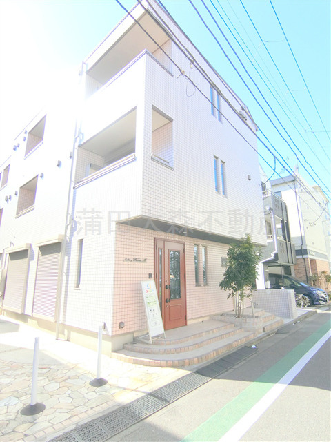 ポウドカープ.M　ポウドカープエムの外観|2019年3月築　鉄骨造地上3階建て総戸数12戸光インターネット無料
東京都大田区羽田5丁目　京急空港線穴守稲荷駅近最寄り徒歩4分