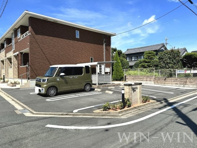 グリーン フィールドの駐車場