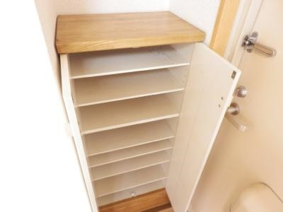 第二ヌヴェールハイツの内装|下駄箱
