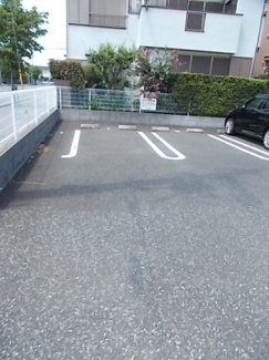 【駐車場】 | 駐車場があるので、車を買う予定の方も安心です