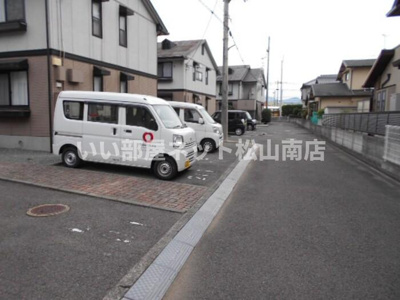 【駐車場】 | メゾン･ベルラルジュ　ﾐﾙﾄﾆｱ館