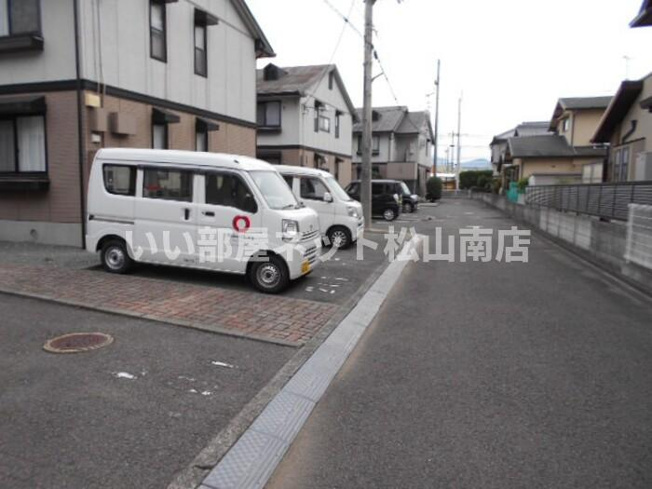 【駐車場】 | メゾン･ベルラルジュ　ﾐﾙﾄﾆｱ館