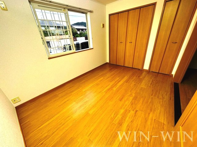 マーベラスの洋室