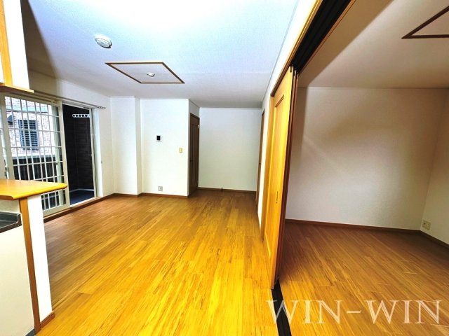 マーベラスの内装