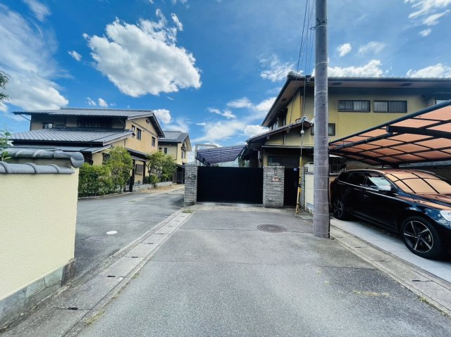 嵯峨観空寺明水町の前面道路含む現地写真