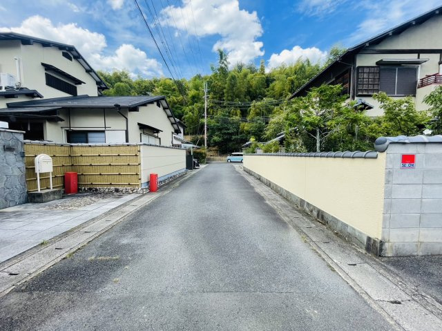 嵯峨観空寺明水町の前面道路含む現地写真