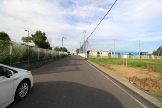 【前面道路含む現地写真】 | 比企郡川島町表　工場用地　敷地面積193.6坪　