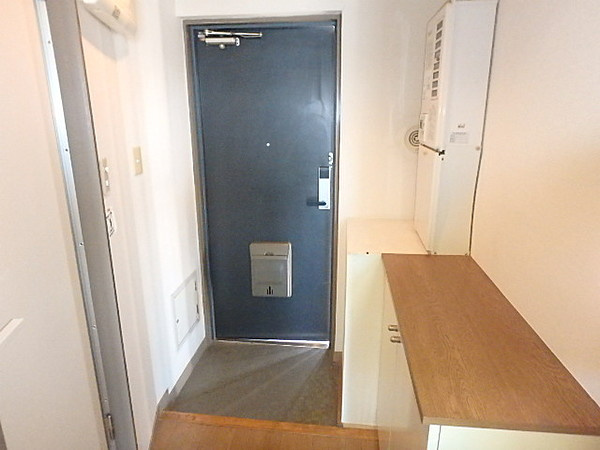 【玄関】エルウイング板橋本町