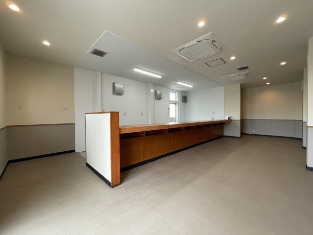 飯田町店舗の内装|現入居者の前の内装です。