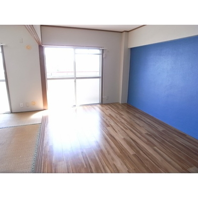 【居間・リビング】 | レジデンス花畑南 | おしゃれなリビングです