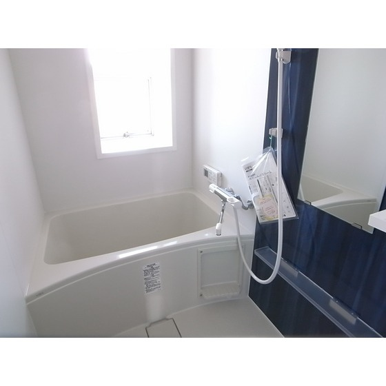 レジデンス花畑南の浴室|コンパクトで使いやすいお風呂です