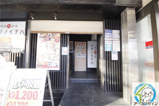 竹中ビルの玄関