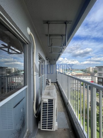 フラワリー霞ヶ関3号棟のバルコニー