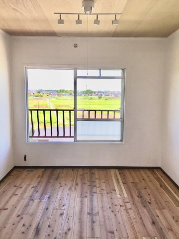 フラワリー霞ヶ関3号棟の居間・リビング