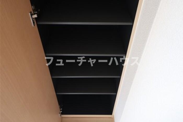 グレースヒルズ　Ⅰ・Ⅱの玄関