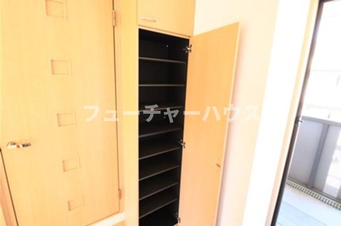 グレースヒルズ　Ⅰ・Ⅱの玄関