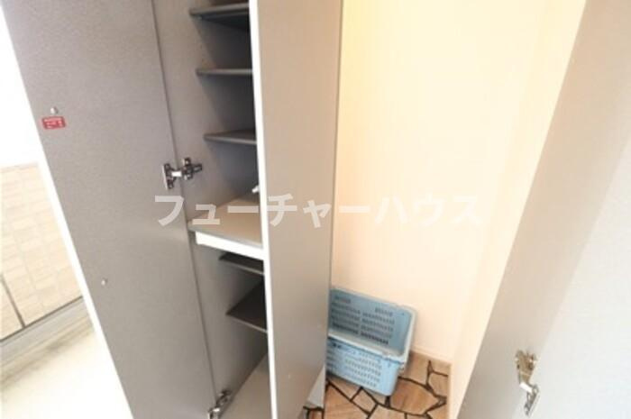 ウエストプラザの玄関