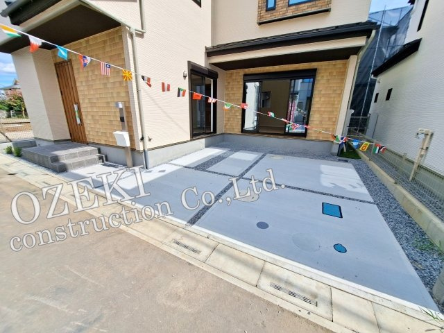 越谷市神明町新築戸建て-KEIAI TERRACEケイアイテラス-の駐車場