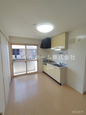 【居間・リビング】 | ラークハイム三蔵子A